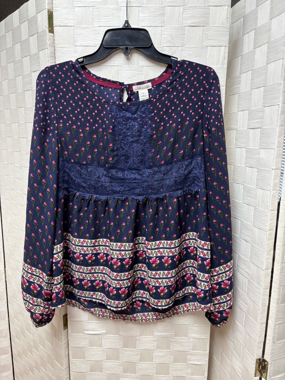 clover & scout blue , pink floral blouse size medium